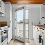 4 Bedroom Beautiful In Hébergement de vacances