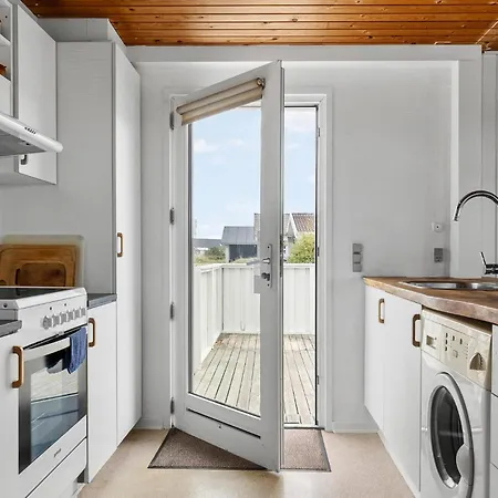 4 Bedroom Beautiful In Prázdninový dům
