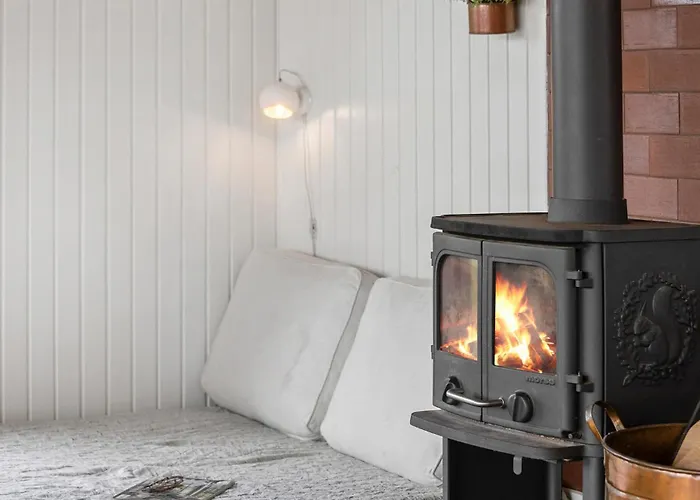 4 Bedroom Beautiful In Semesterbostad Thisted